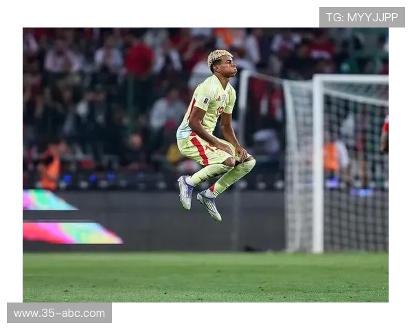 迈尼昂:从青涩少年到足球巨星的成长之路与辉煌成就