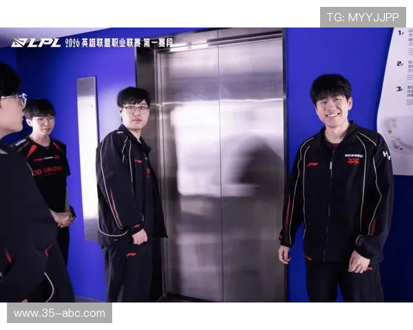 赛后复盘:深入剖析JDG与V5对决中的战术与策略应用 赛后复盘:深入剖析JDG与V5对决中的战术与策略应用